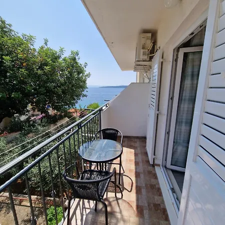 Pansion Braco 3* Zavala