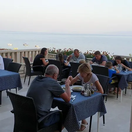 Pansion Braco Bed and Breakfast Zavala