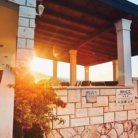 Pansion Braco Bed and Breakfast Zavala
