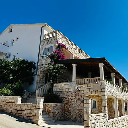 Pansion Braco Bed & Breakfast Zavala