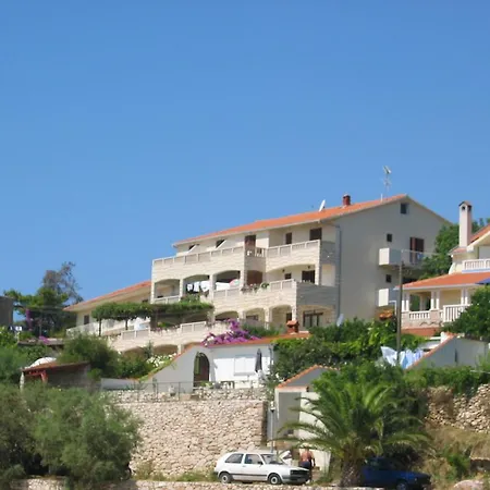 Pansion Braco Zavala